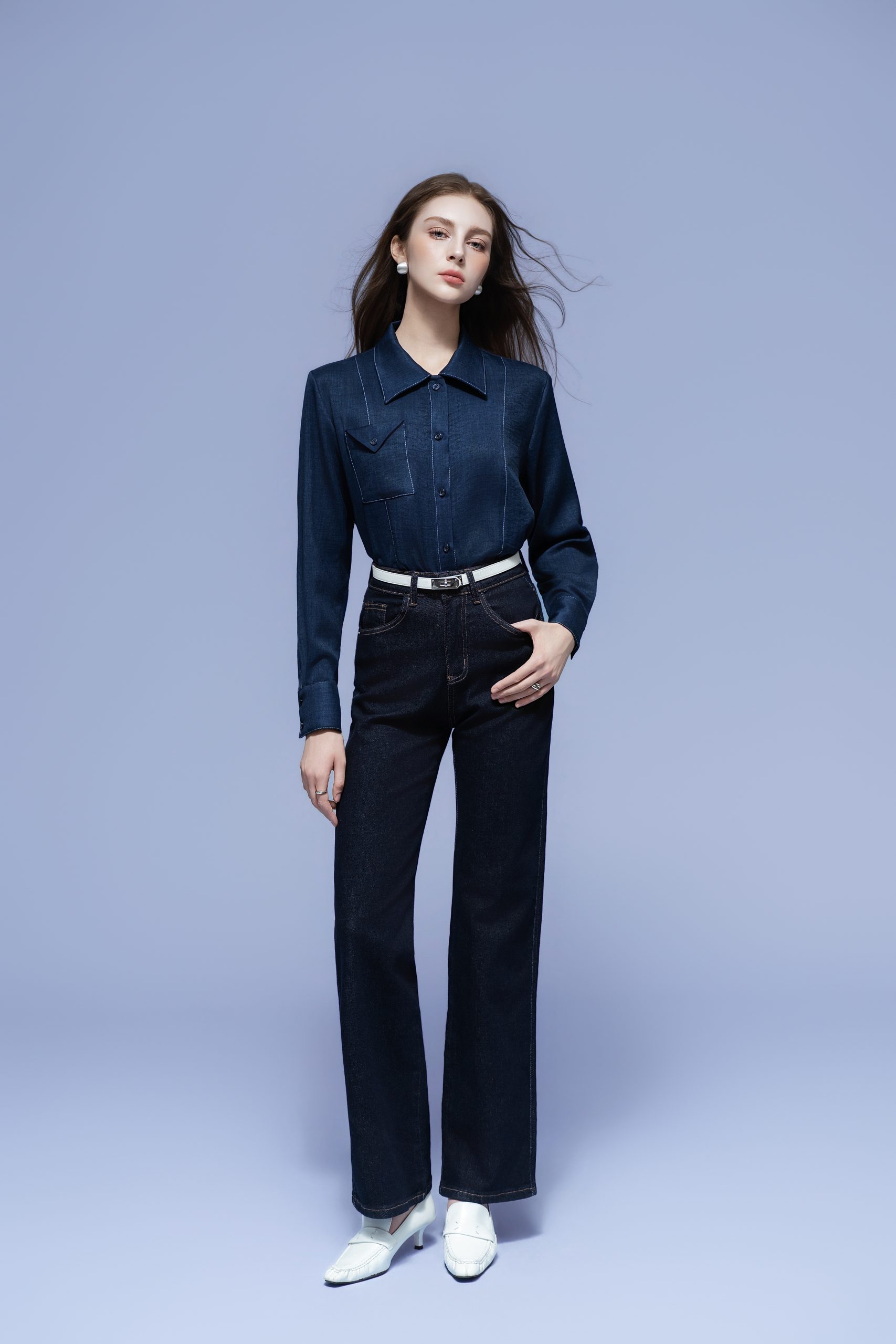 STRAIGHT - LEG JEANS